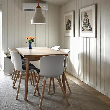 Semesterbostad 1 Bedroom Beautiful In Sjolund