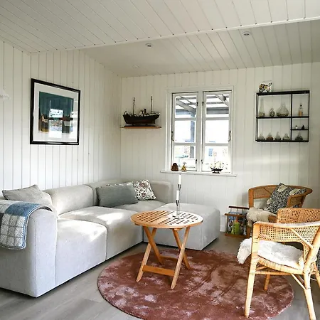 Semesterbostad 1 Bedroom Beautiful In Sjolund