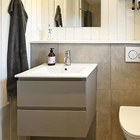 1 Bedroom Beautiful In