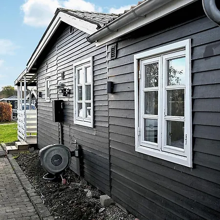 1 Bedroom Beautiful In