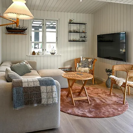 1 Bedroom Beautiful In Semesterbostad *