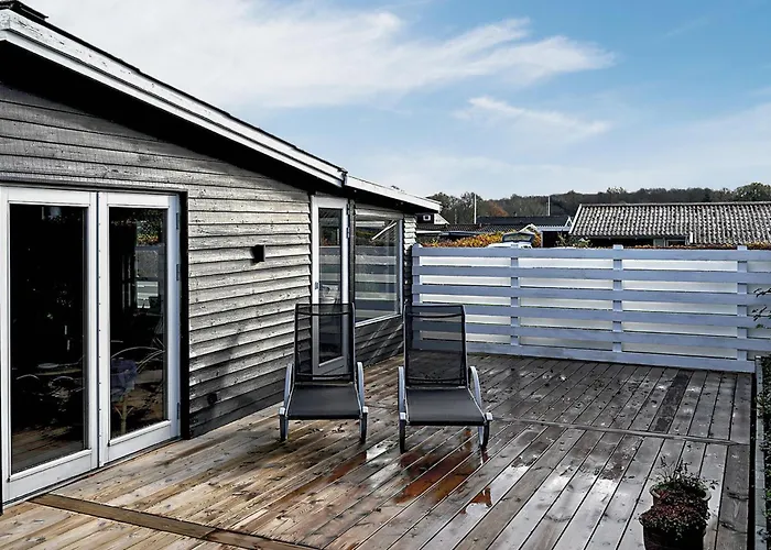 1 Bedroom Beautiful In *