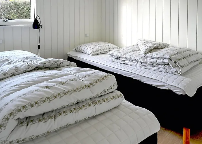 1 Bedroom Beautiful In Dom wakacyjny Sjolund