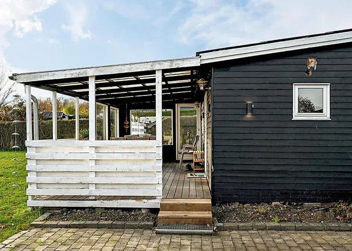 1 Bedroom Beautiful In * Sjolund